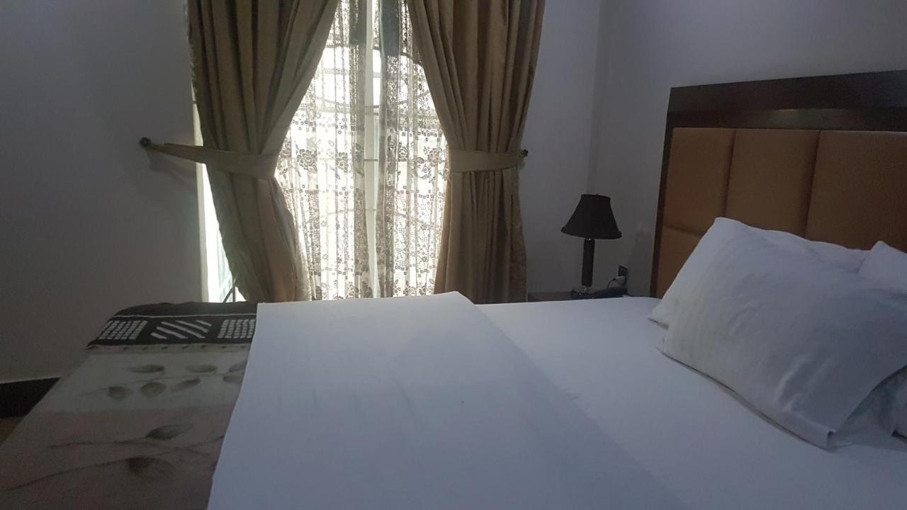 Midtown Hotel Ravalpindi Kültér fotó