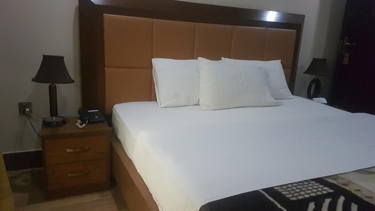 Midtown Hotel Ravalpindi Kültér fotó